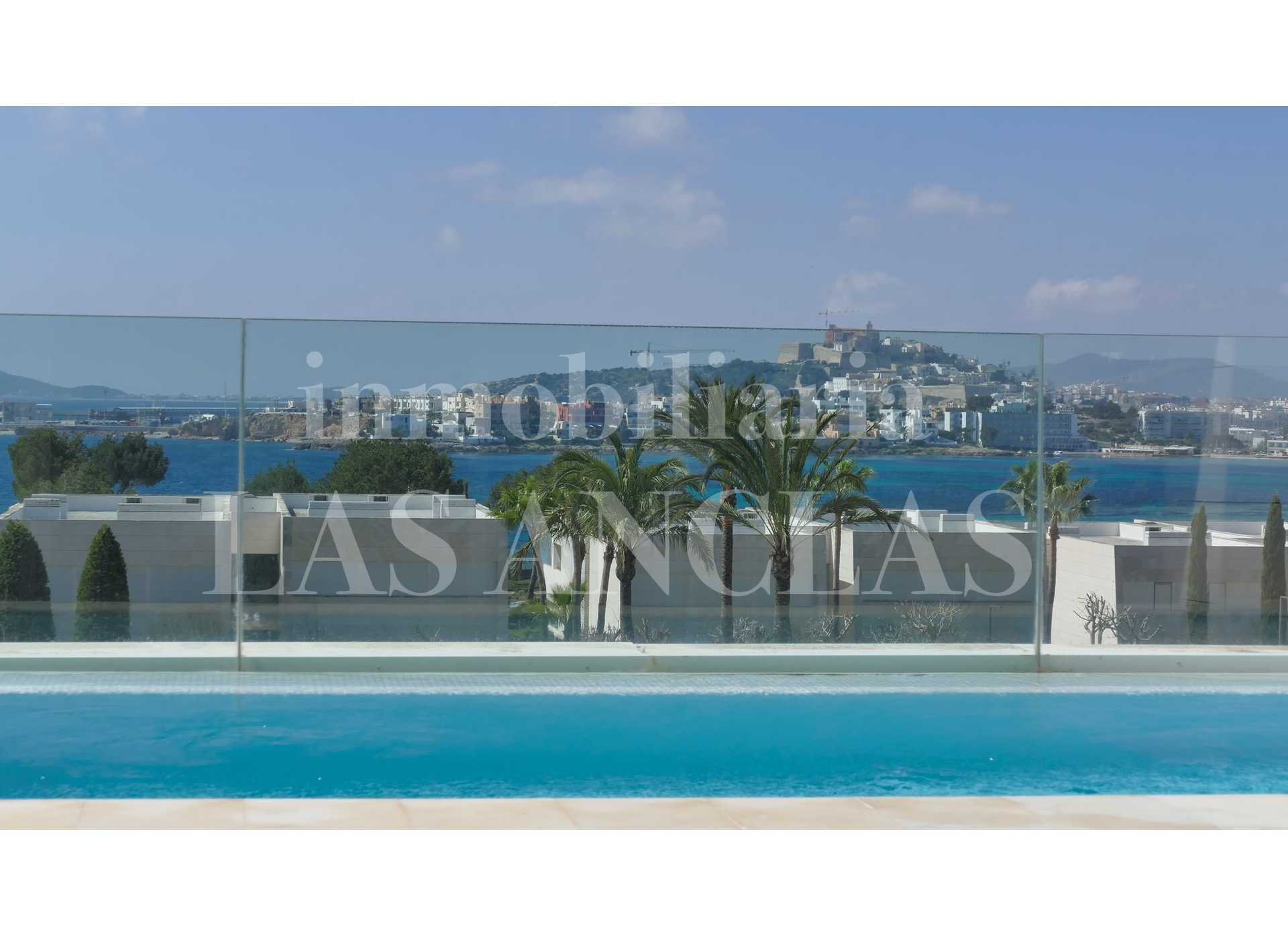 Condominium dans Ibiza, les Îles Baléares 10810479