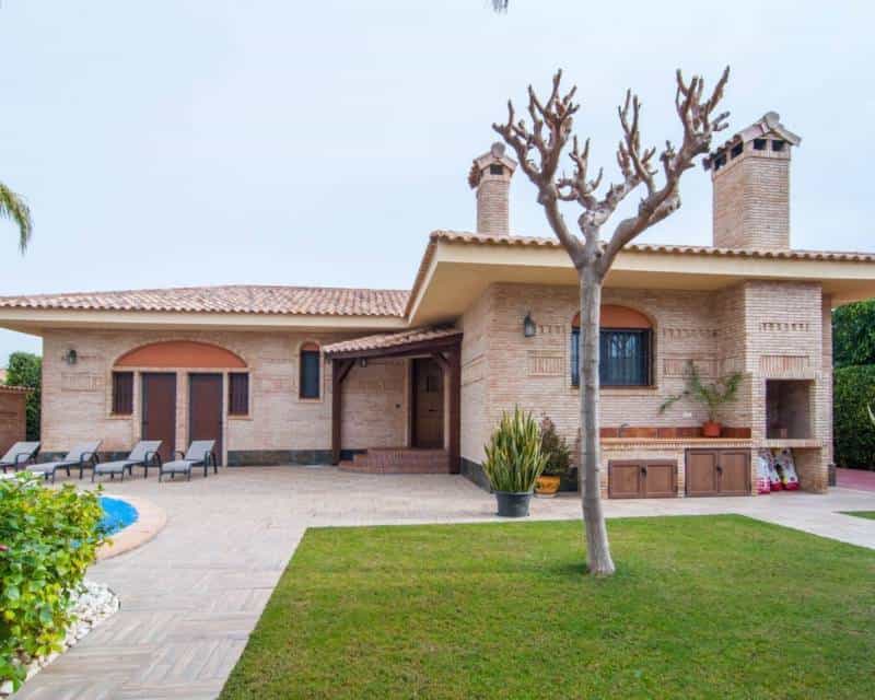 House in Sant Vicent del Raspeig, Comunitat Valenciana 10810601