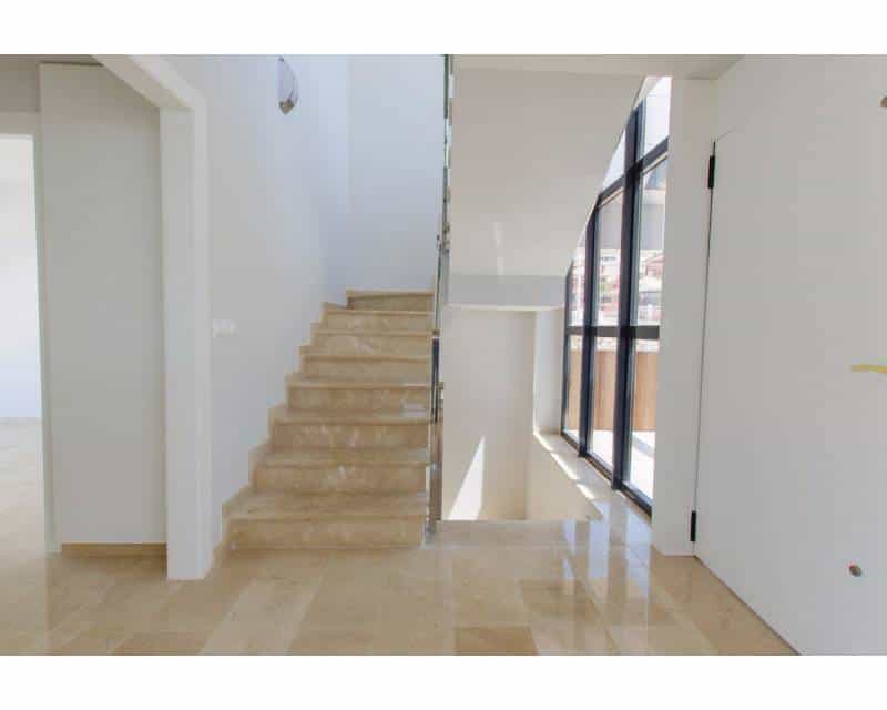 House in Finestrat, Comunidad Valenciana 10810702