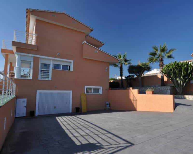 بيت في Calp, Comunidad Valenciana 10811184