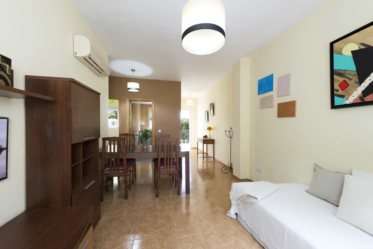 Condominium in Torremolinos, Andalusia 10811289