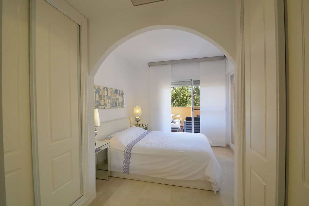 Condominium in Marbella, Andalucía 10811516