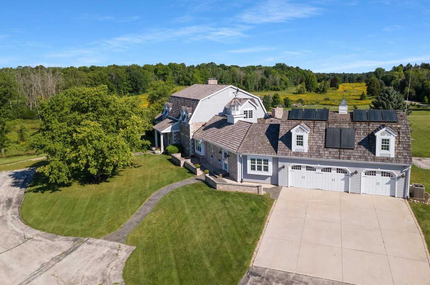 House in Mequon, 11801 West Bonniwell Road 10811605