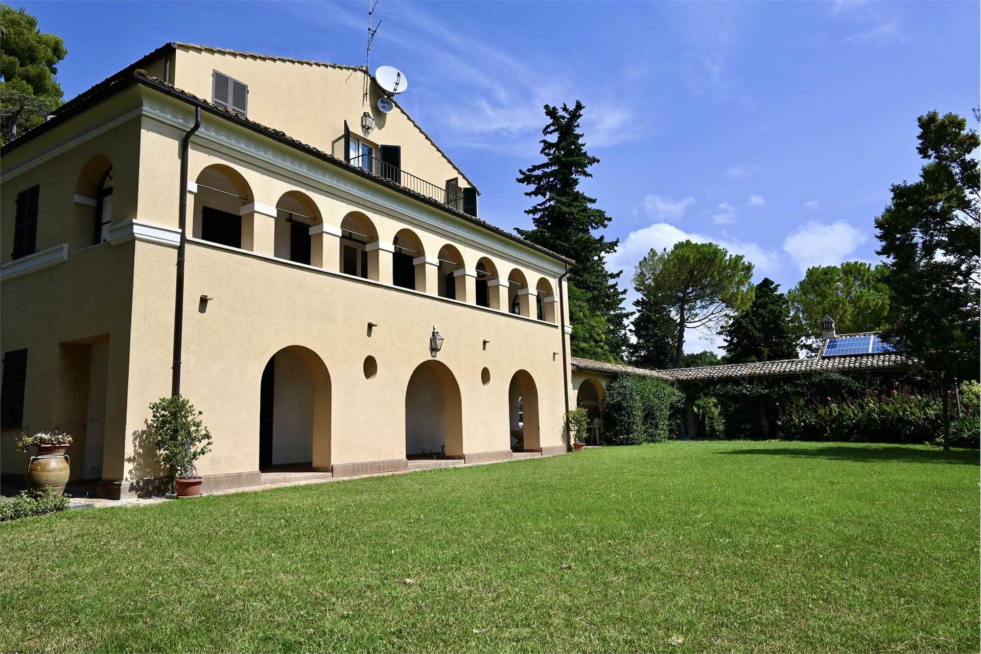 Residential in Macerata, Marche 10811617