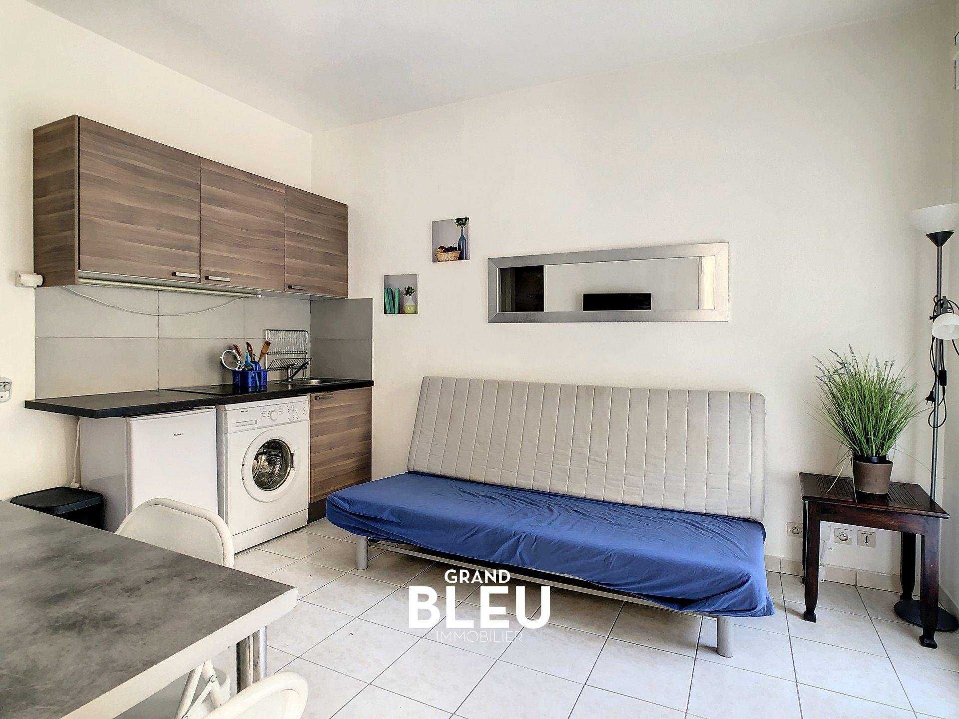 公寓 在 圣海伦娜, 普罗旺斯-阿尔卑斯-蓝色海岸 10811650