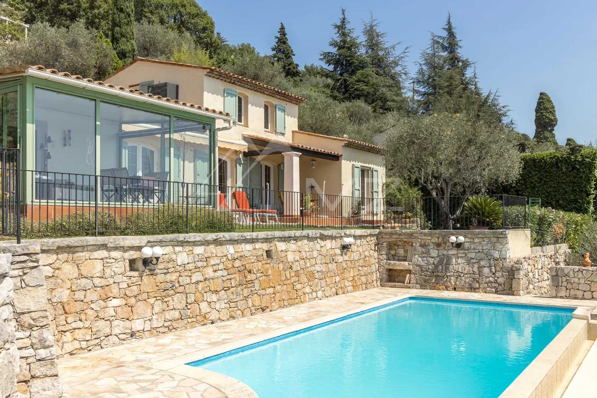 Talo sisään Le Tignet, Provence-Alpes-Cote d'Azur 10811656