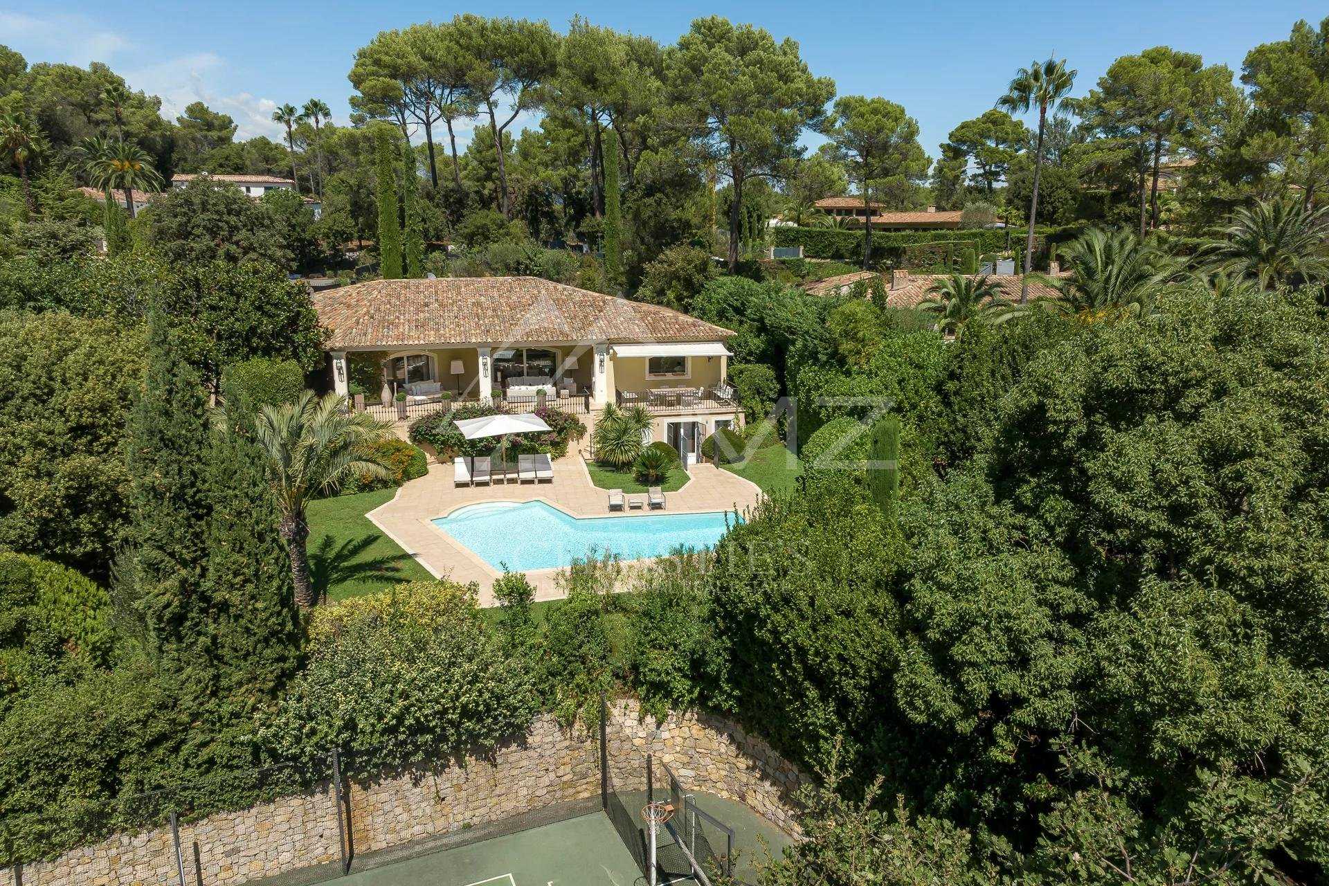 House in Le Cannet, Provence-Alpes-Cote d'Azur 10811660
