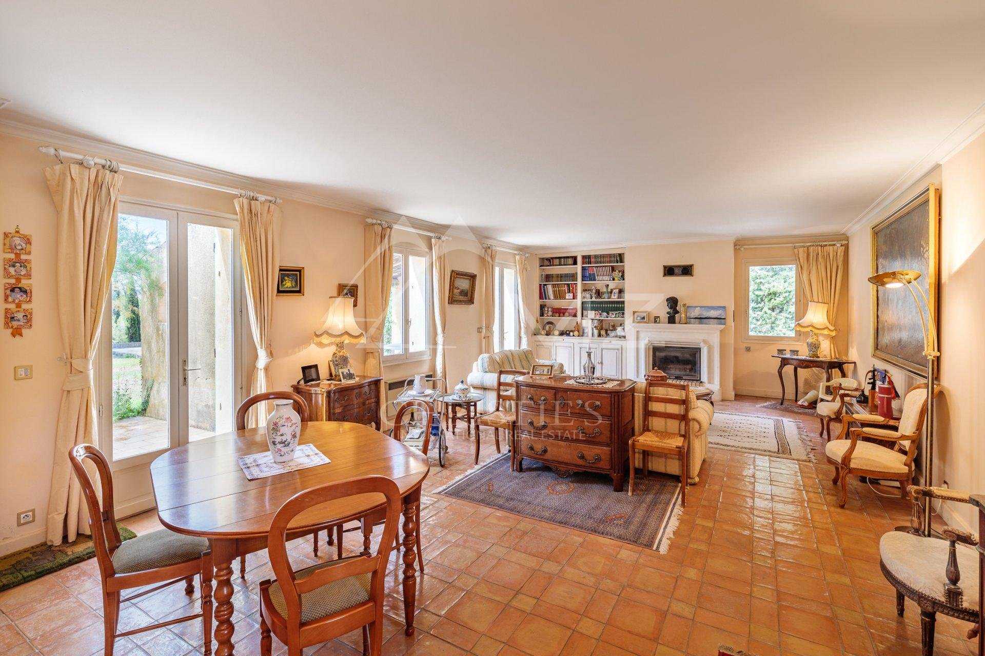 Hus i Lauris, Provence-Alpes-Cote d'Azur 10811664