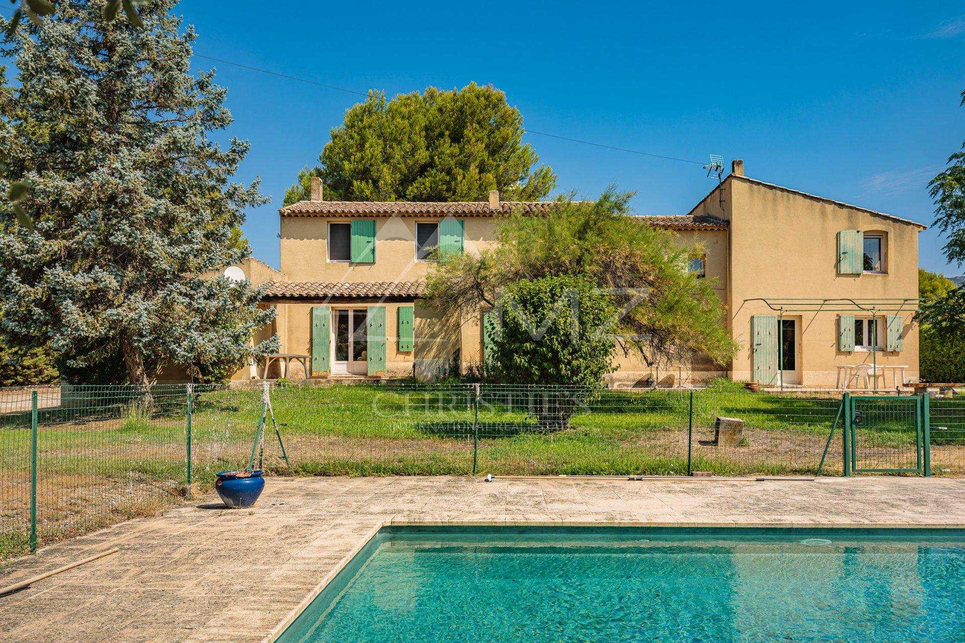 House in Lauris, Provence-Alpes-Cote d'Azur 10811664