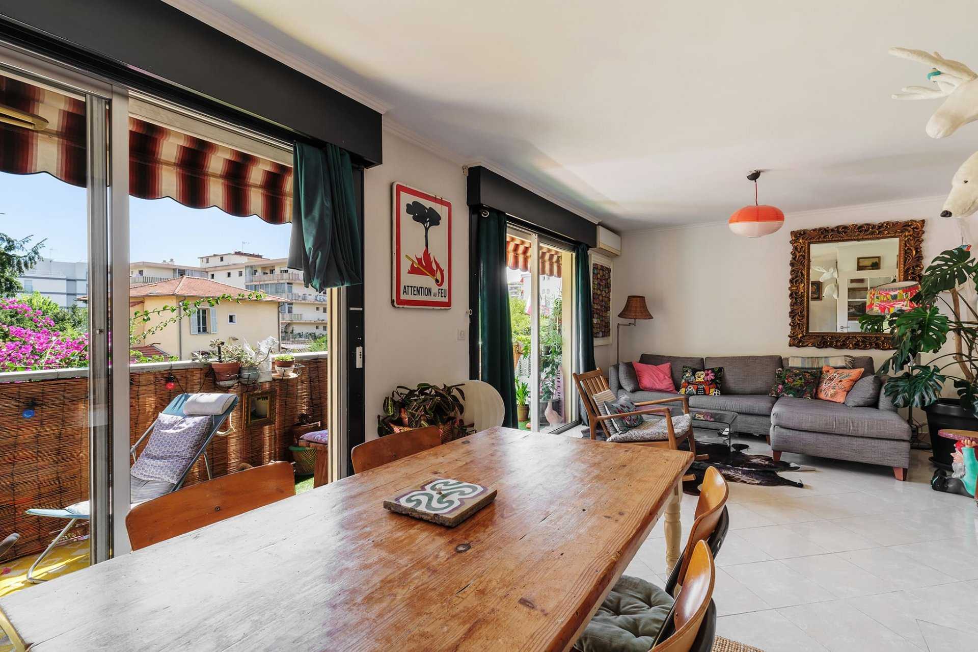 公寓 在 Cros-de-Cagnes, Provence-Alpes-Cote d'Azur 10811720