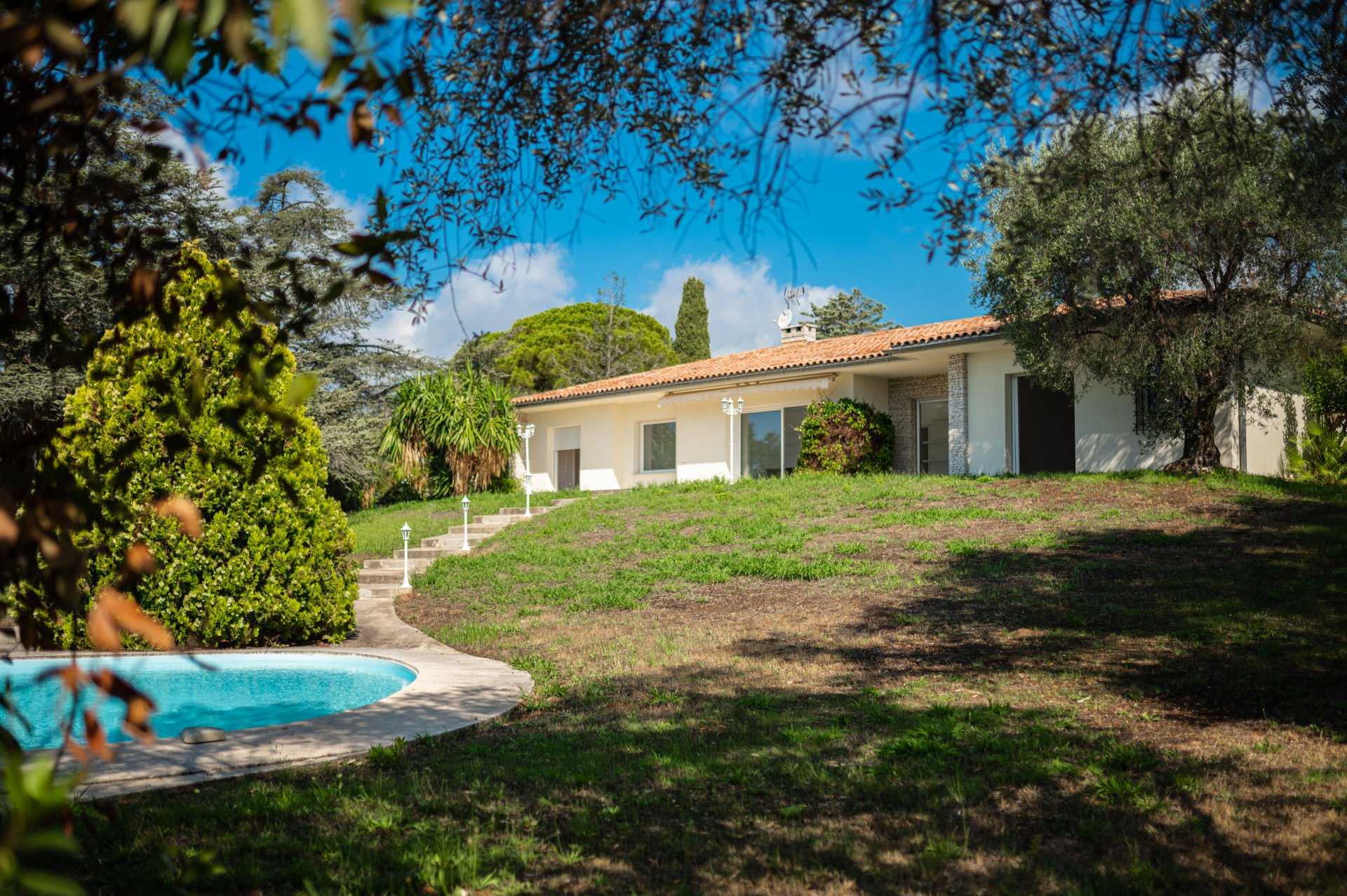 房子 在 Sainte-Helene, Provence-Alpes-Cote d'Azur 10811724