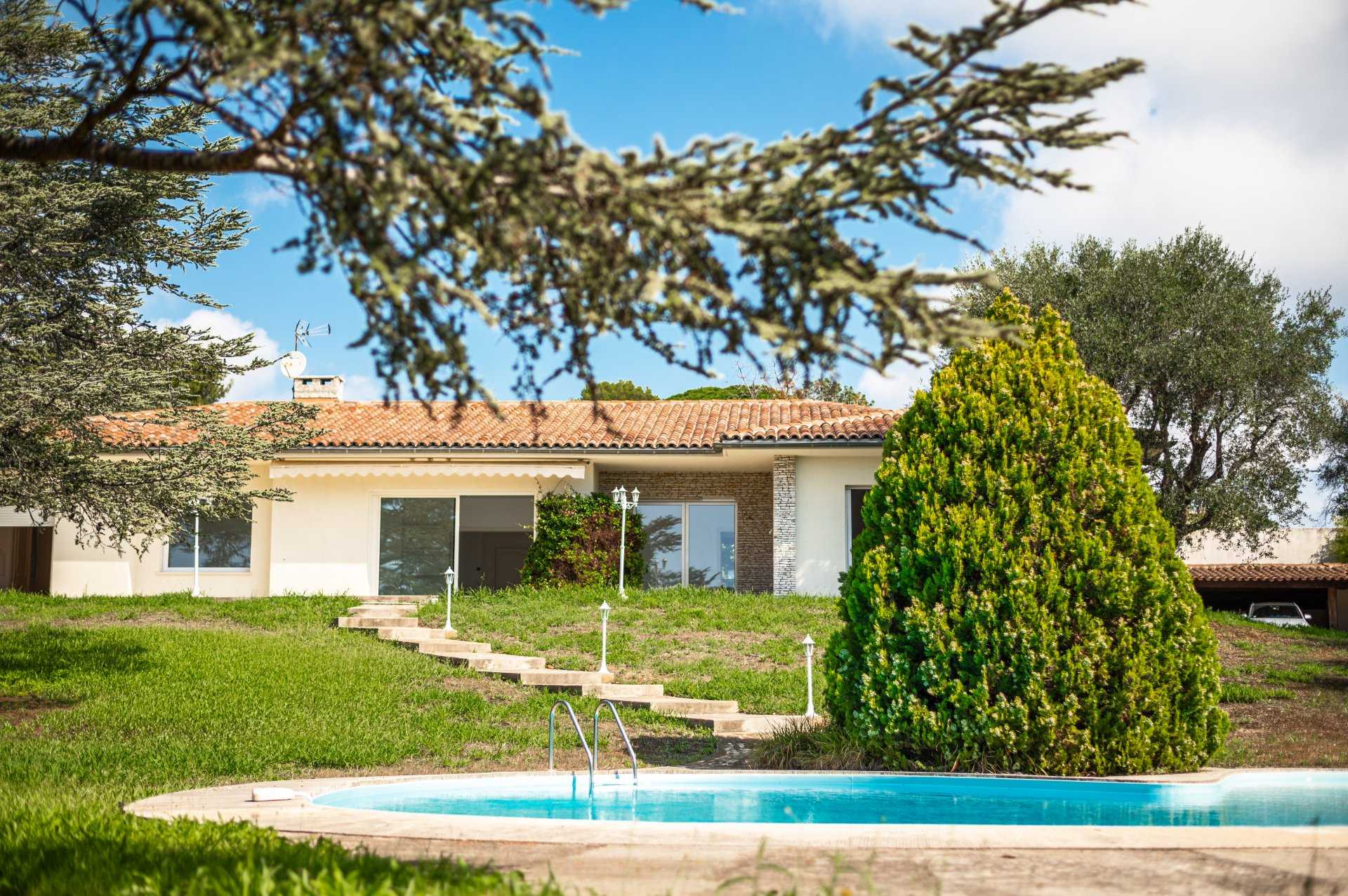 жилой дом в Sainte-Helene, Provence-Alpes-Cote d'Azur 10811724