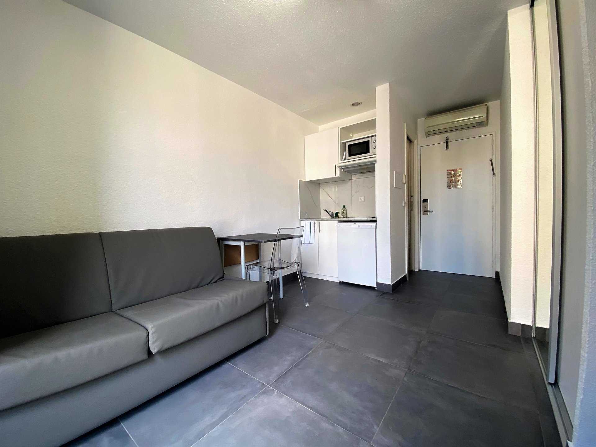 公寓 在 聖菲利普, 普羅旺斯-阿爾卑斯-藍色海岸 10811745