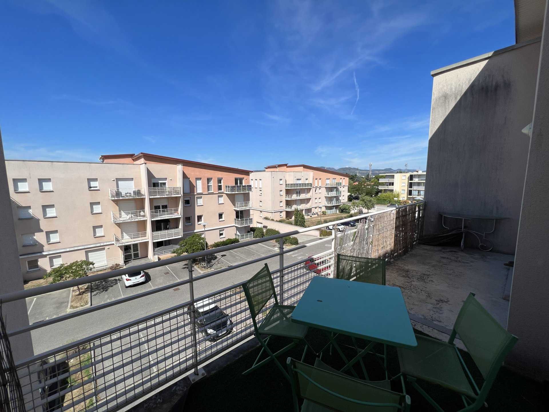 Condominium in Montélimar, Drôme 10811788