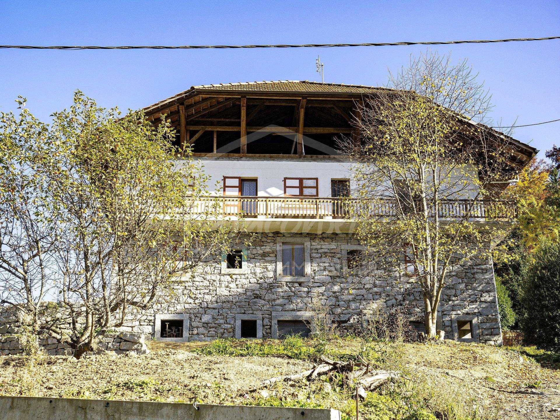 房子 在 萨朗什, 奥弗涅-罗纳-阿尔卑斯大区 10811828