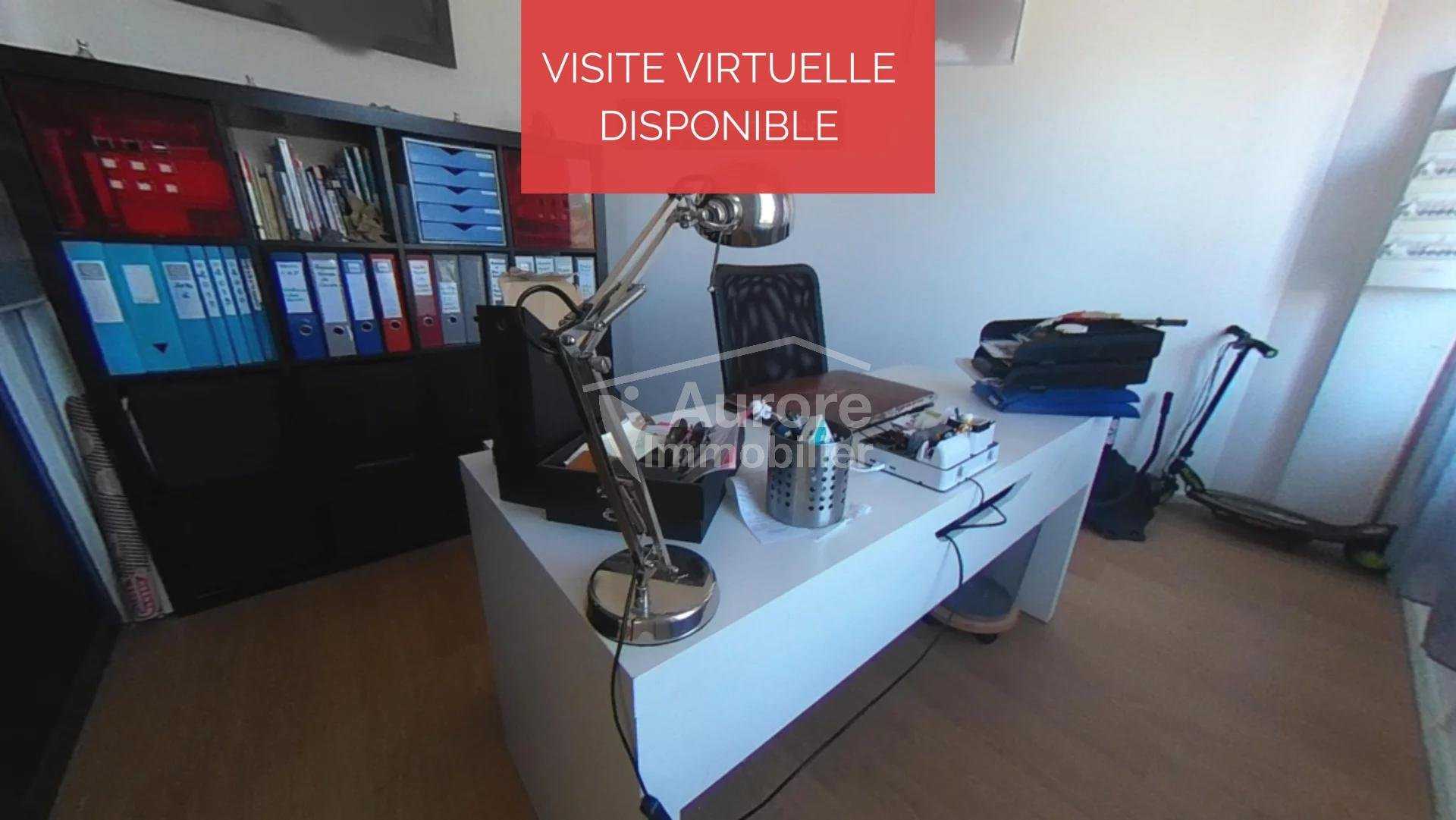 Condominium in Brignoles, Provence-Alpes-Cote d'Azur 10811862