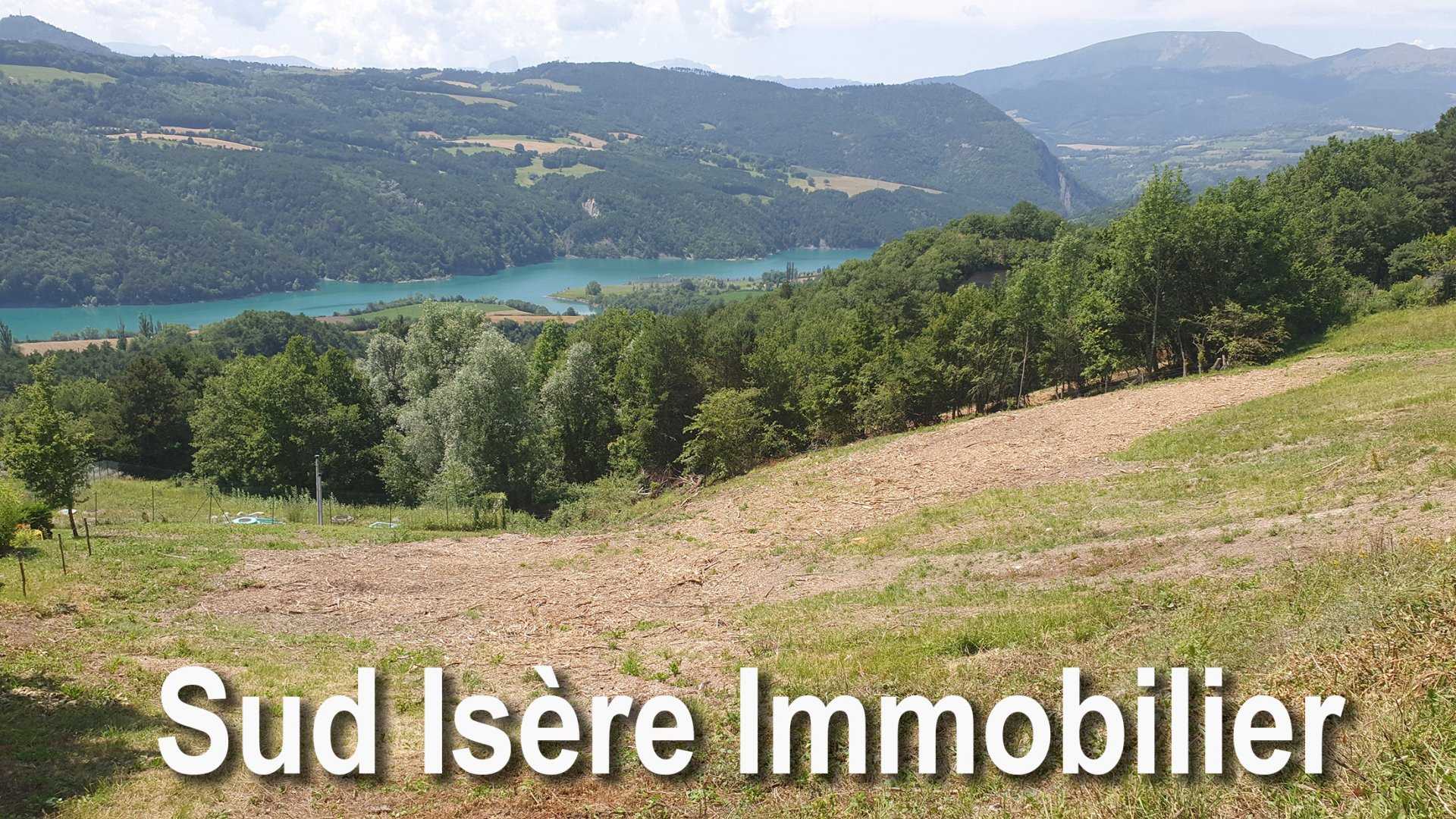 Land in La Salle-en-Beaumont, Auvergne-Rhone-Alpes 10811977