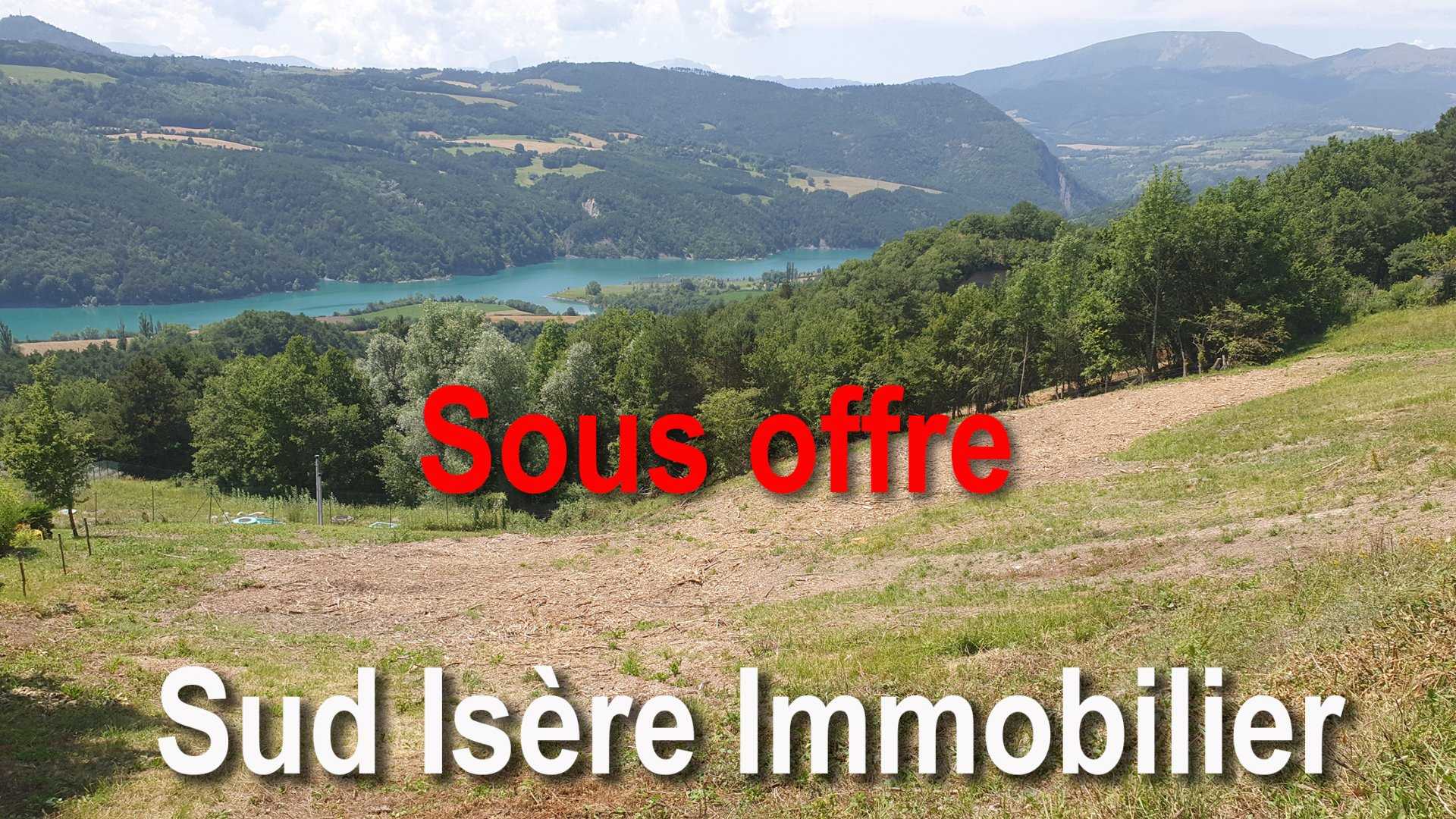 भूमि में La Salle-en-Beaumont, Isère 10811977