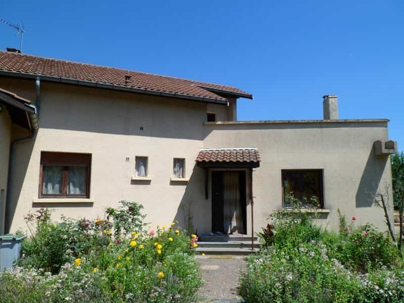 House in Saint-Pierre-de-Bœuf, Loire 10812013