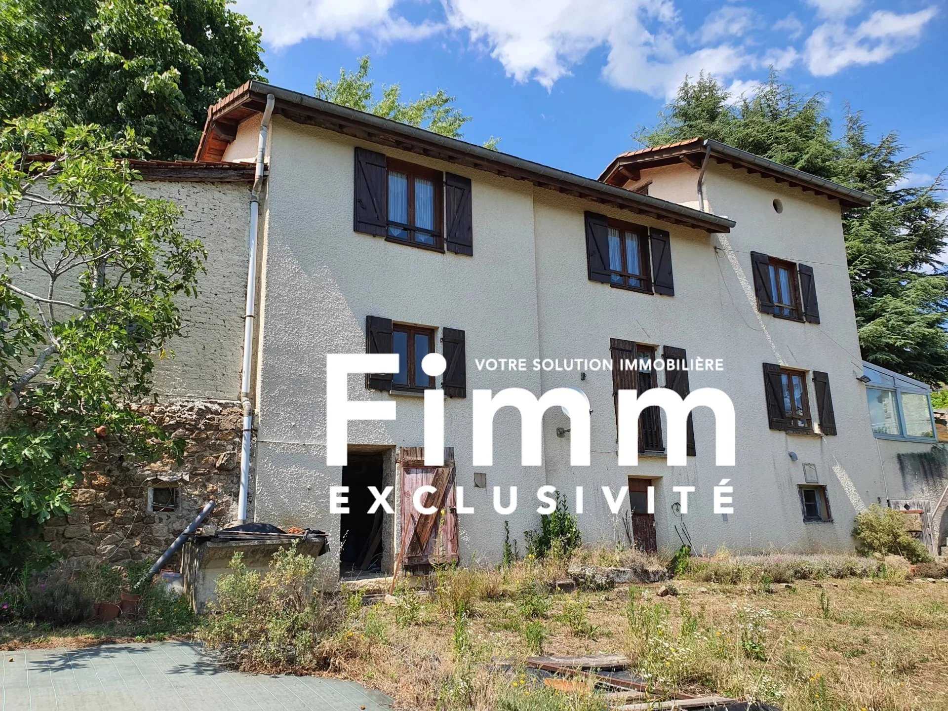 Casa nel Bourg-Argental, Alvernia-Rodano-Alpi 10812016