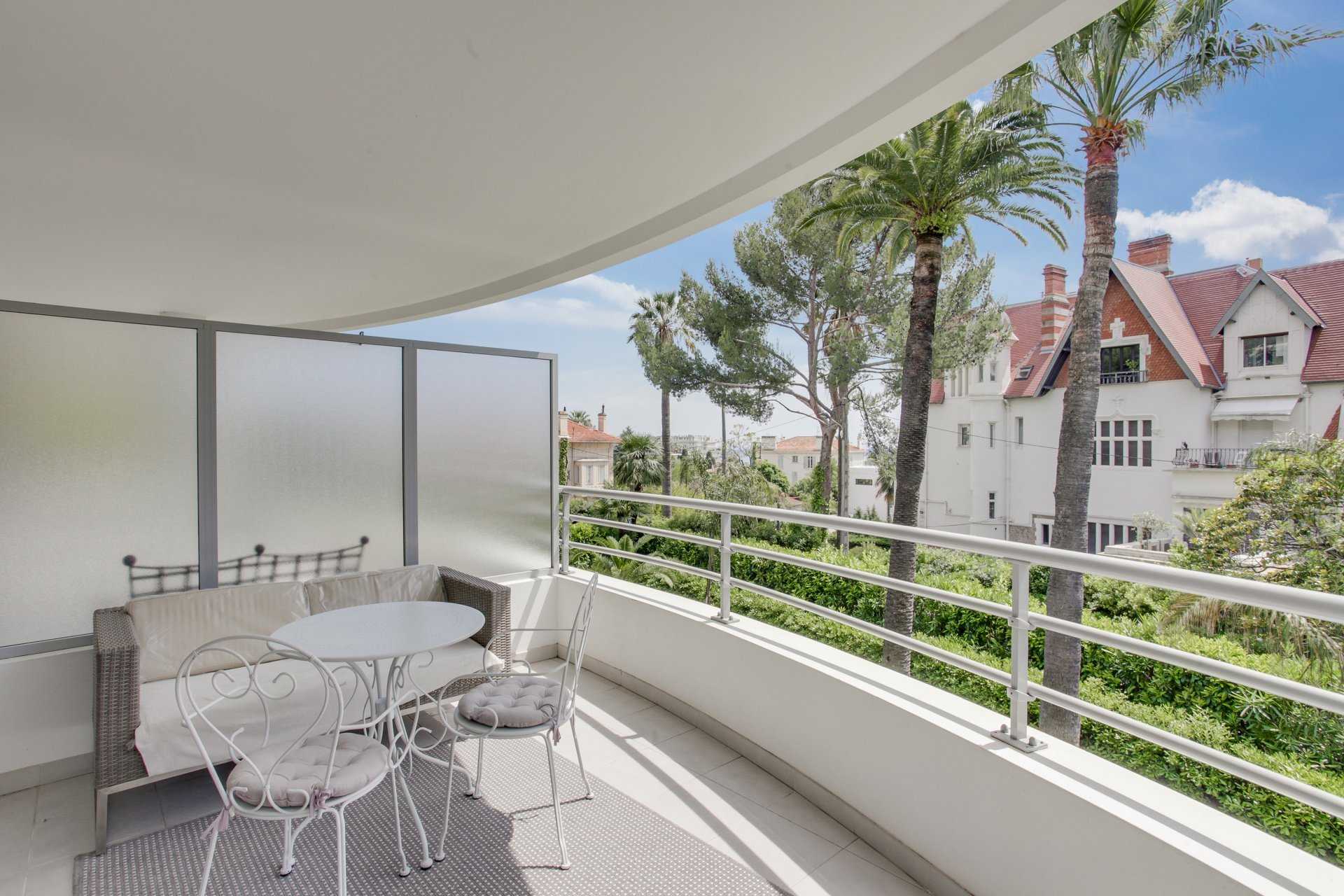 Condominium in Cannes, Provence-Alpes-Cote d'Azur 10812074