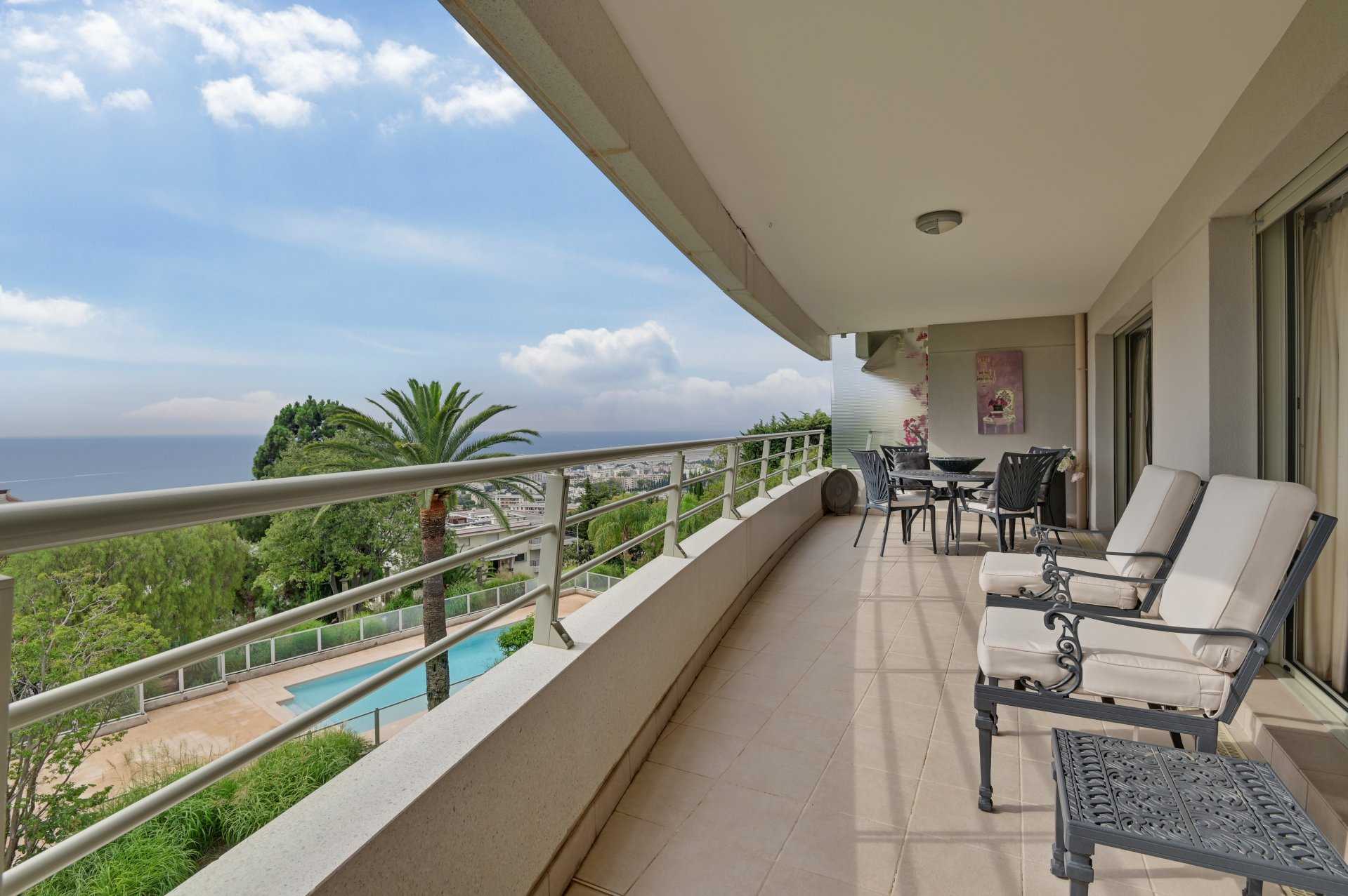 Condominium in La Californie, Provence-Alpes-Cote d'Azur 10812076