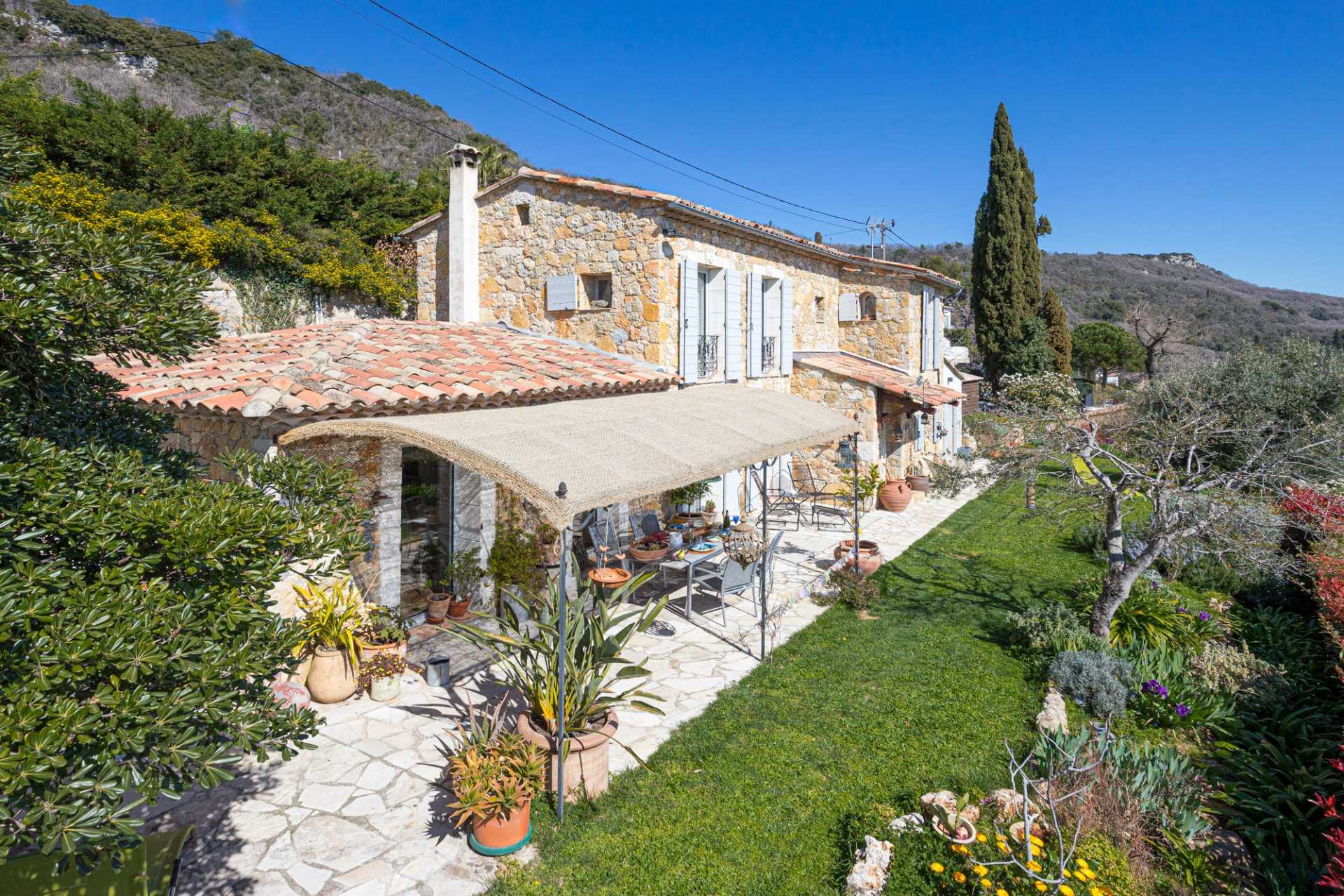 Talo sisään Magagnosc, Provence-Alpes-Cote d'Azur 10812084