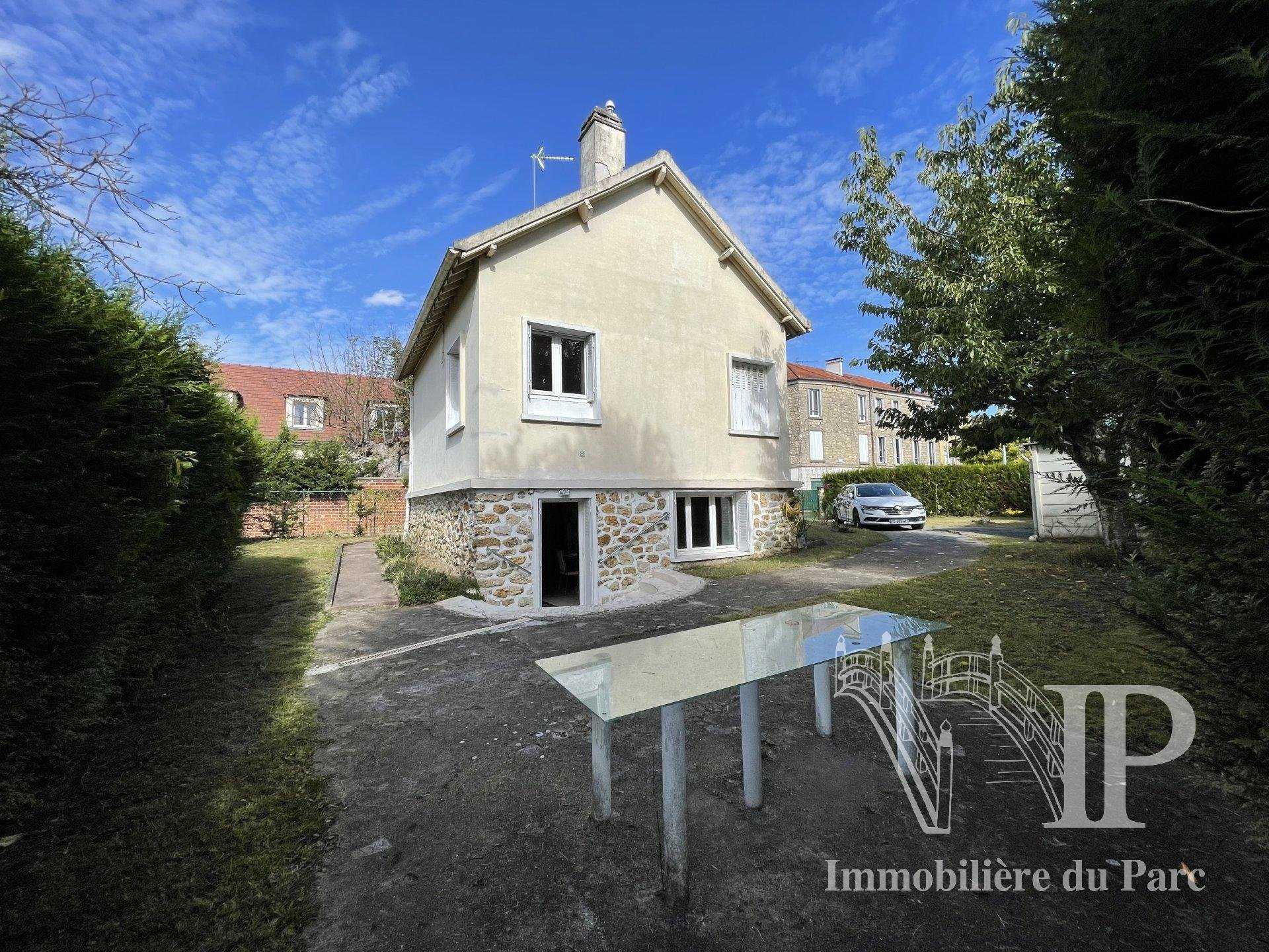 House in Le Pecq, Ile-de-France 10812091