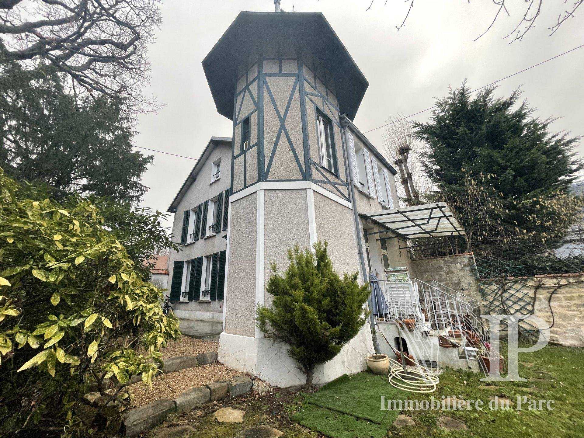 House in Le Vesinet, Ile-de-France 10812129