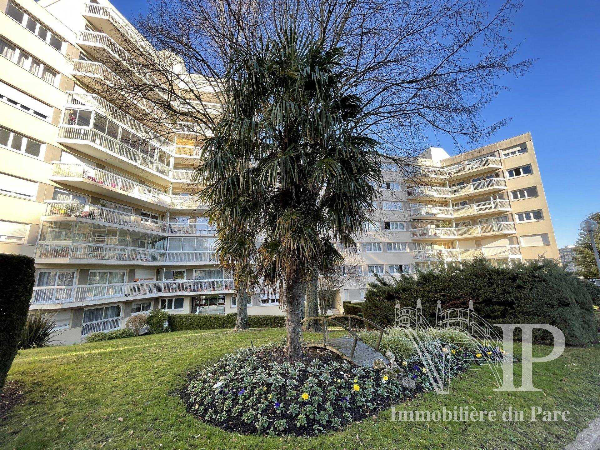 Condominium in Marly-le-Roi, Ile-de-France 10812144