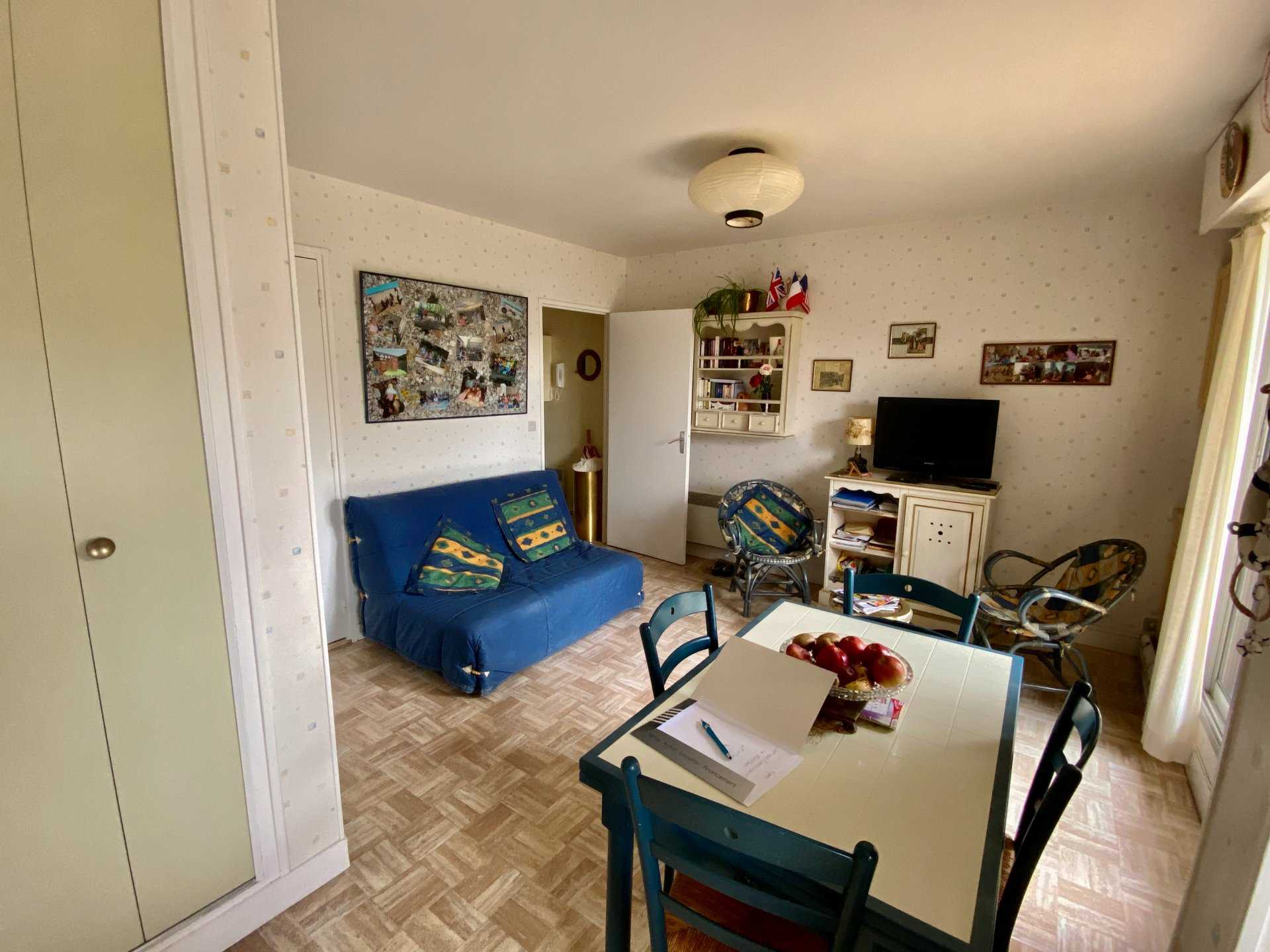 Condominium in Houlgate, Calvados 10812158