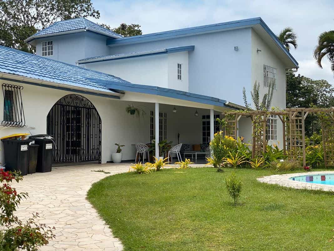 casa en Saint-Joseph, Martinique 10812161