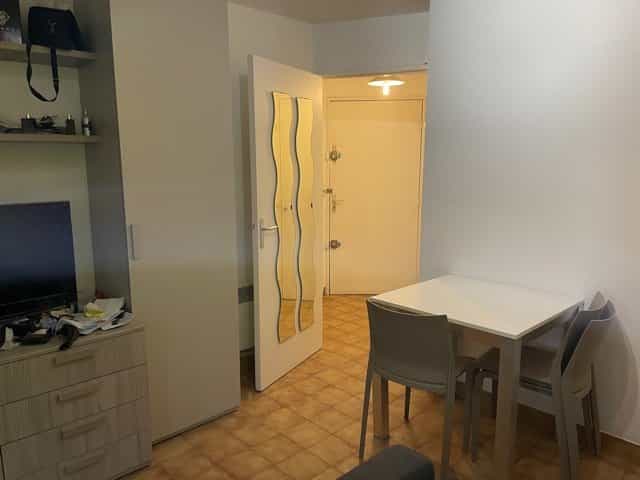 公寓 在 聖拉斐爾, 普羅旺斯-阿爾卑斯-藍色海岸 10812203