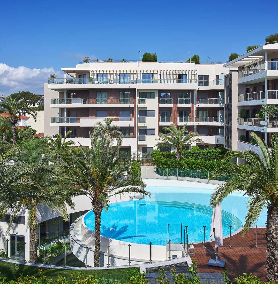 Condominium in Antibes, Alpes-Maritimes 10812235