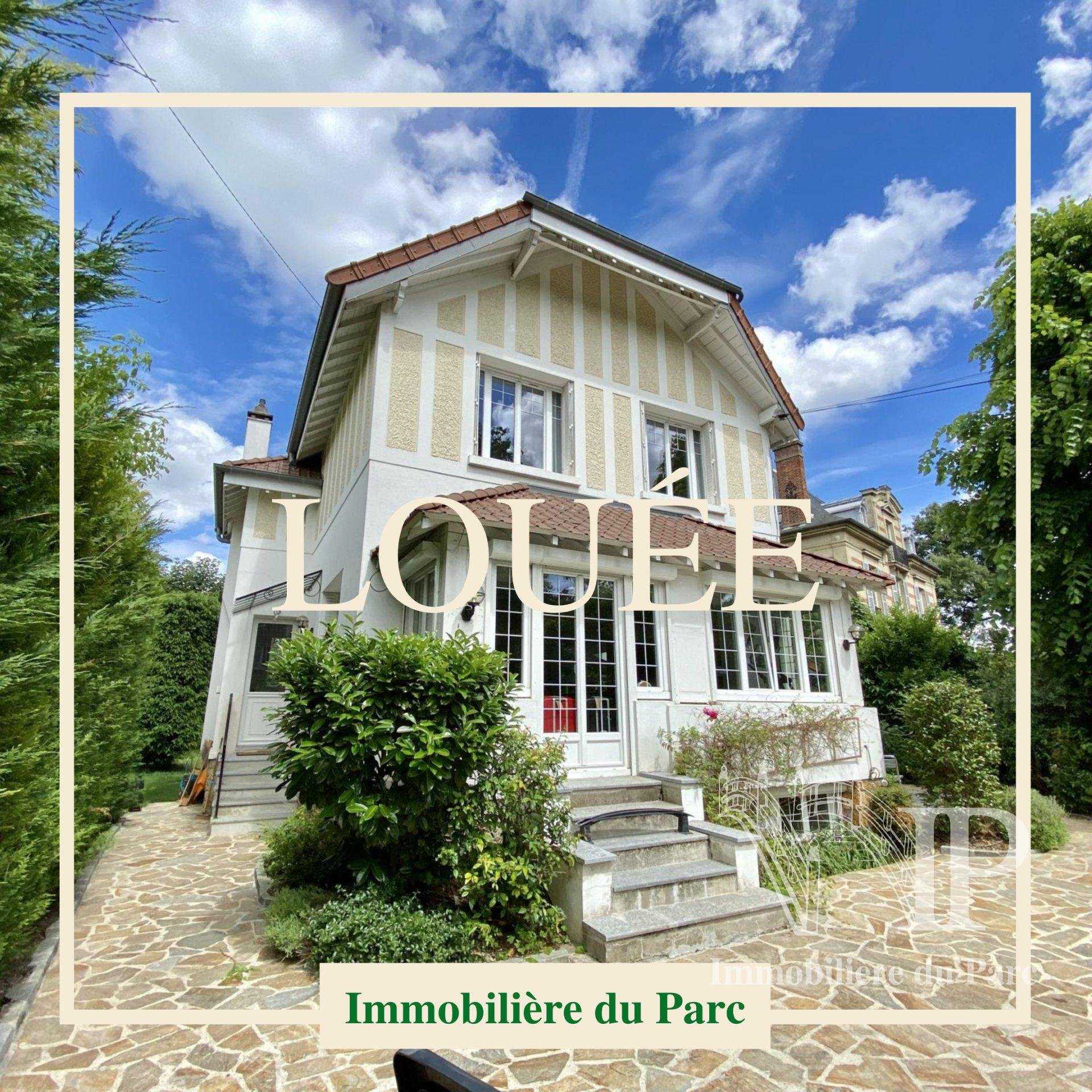 Talo sisään Le Vesinet, Ile-de-France 10812240