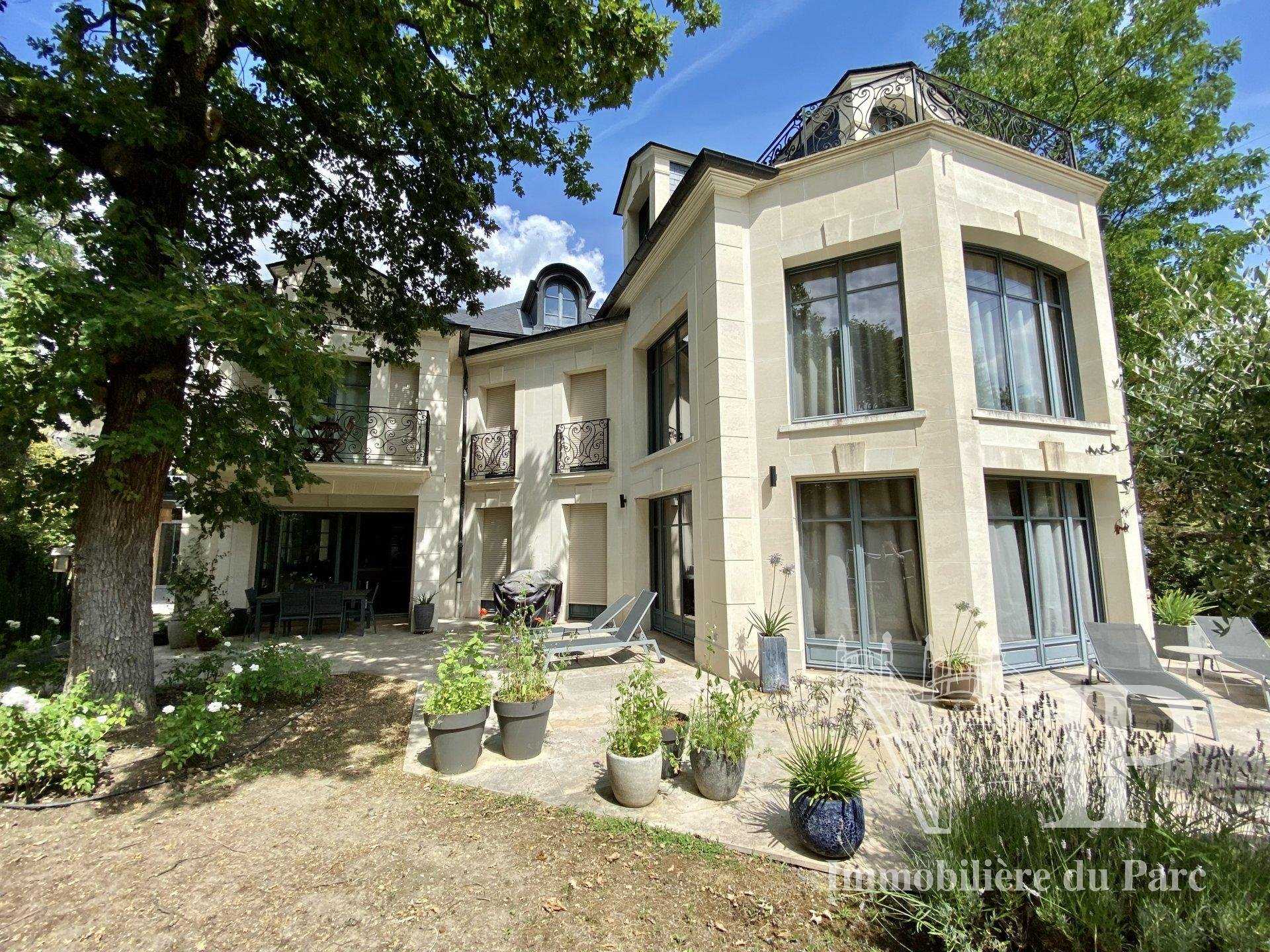 House in Le Vesinet, Ile-de-France 10812256