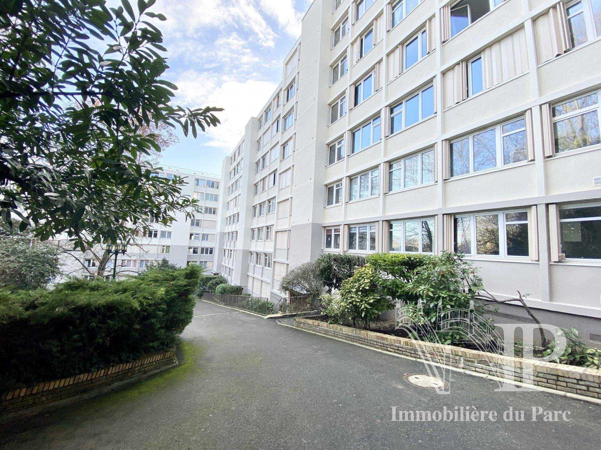 Condominium in Le Pecq, Yvelines 10812275