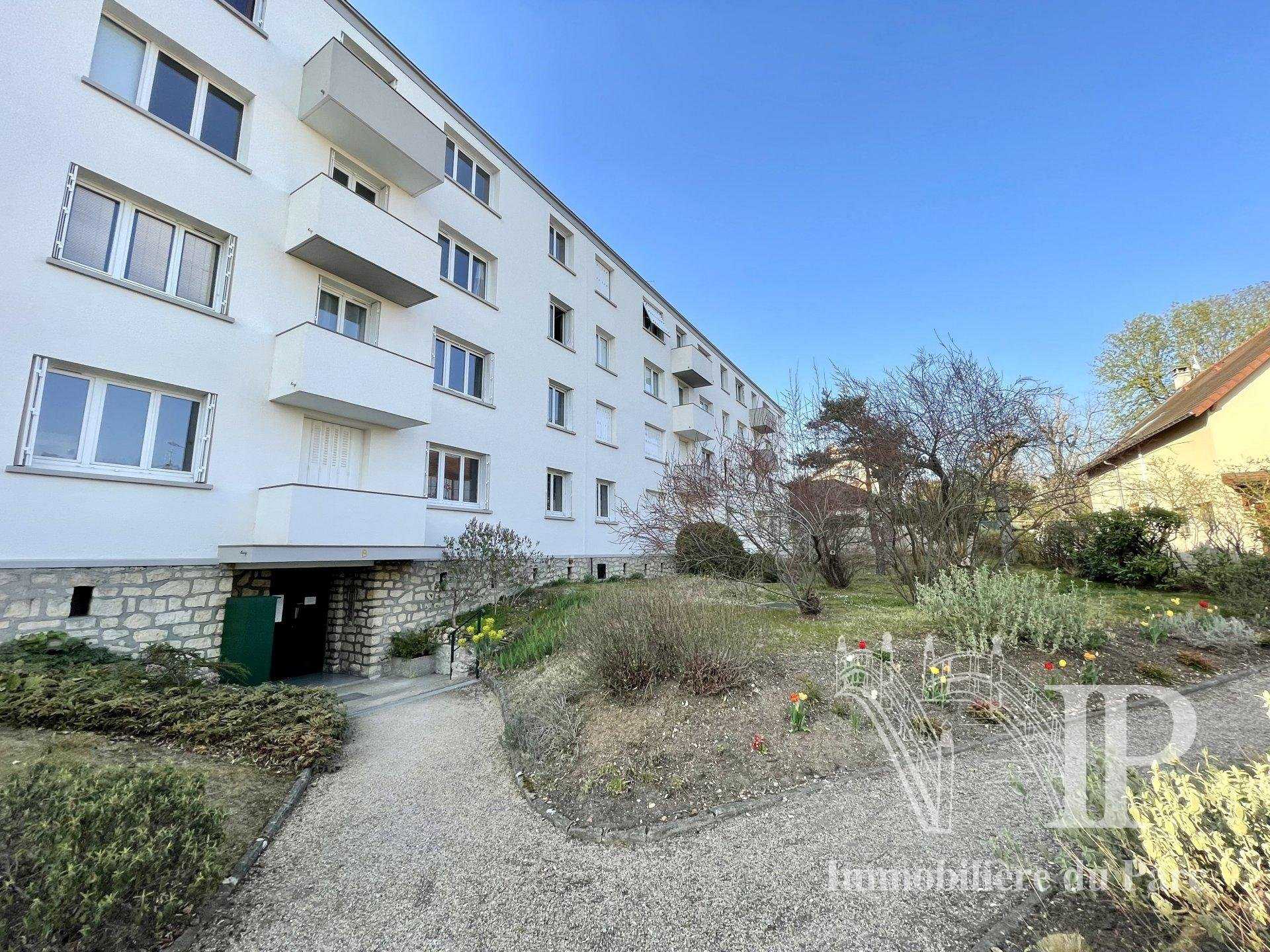 Condominium in Le Vésinet, Yvelines 10812293
