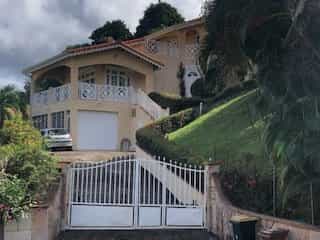 Residencial en Le Robert, Martinique 10812295