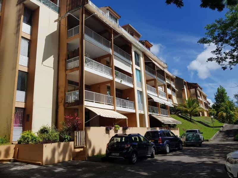 Condominium dans Schœlcher, Martinique 10812329