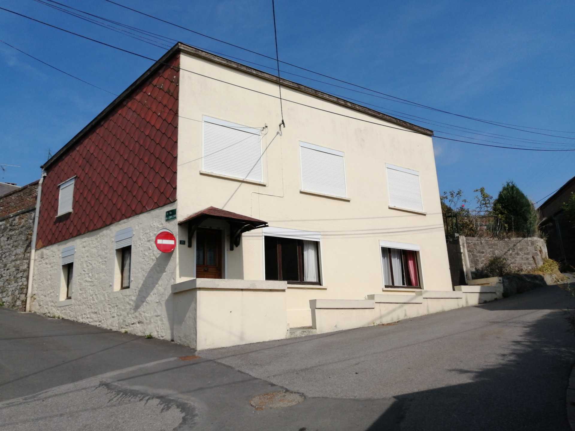 Будинок в Dompierre-sur-Helpe, Nord 10812336