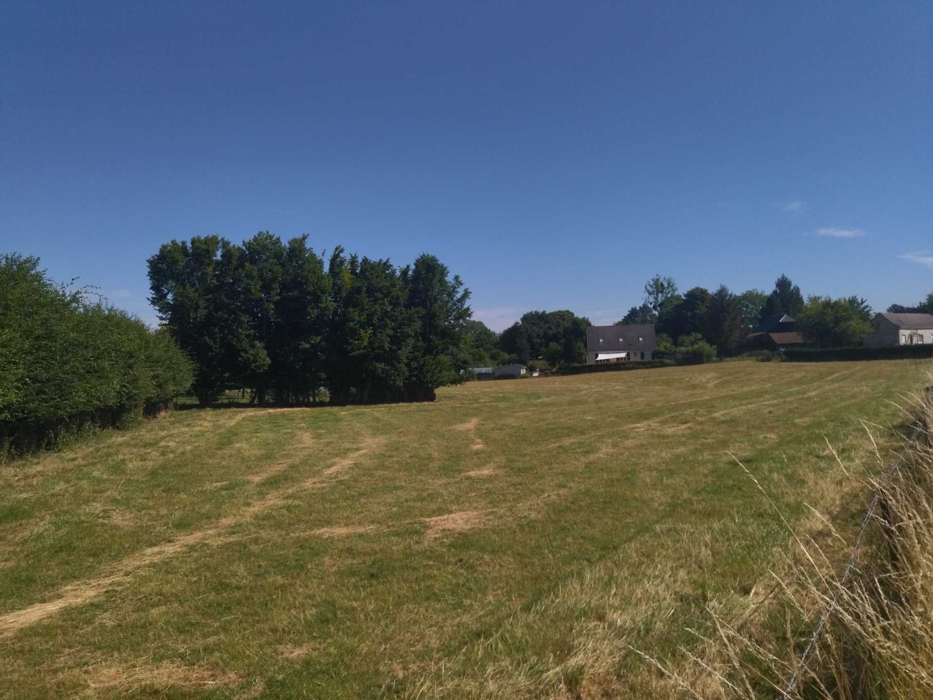 Tanah dalam Origny-en-Thiérache, Aisne 10812344