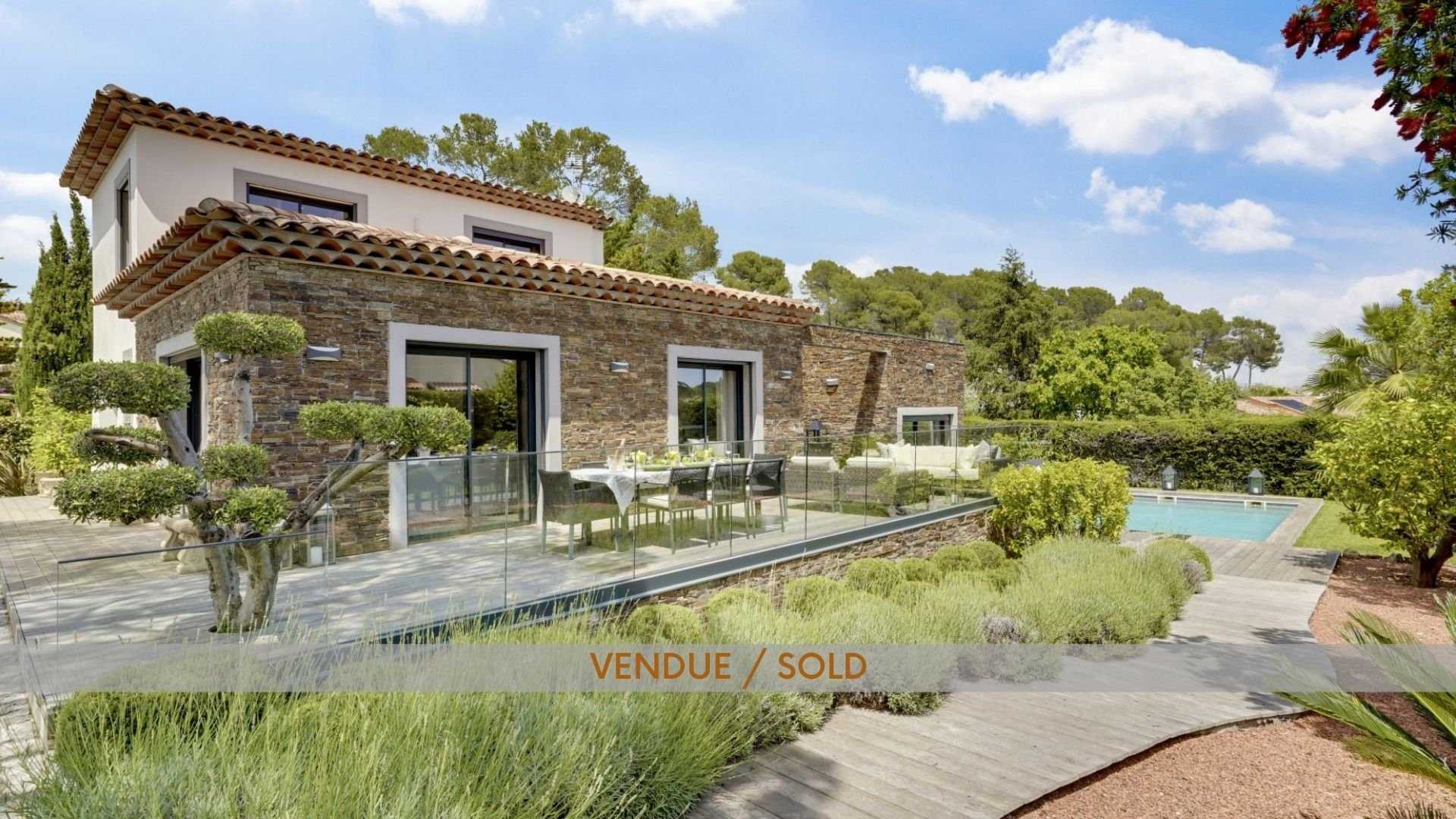 Talo sisään Mougins, Provence-Alpes-Cote d'Azur 10812365