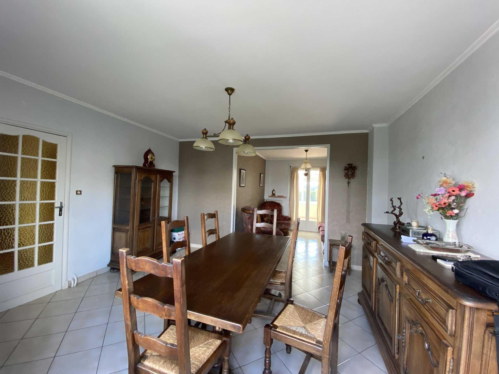 Huis in Hirson, Hauts-de-France 10812401