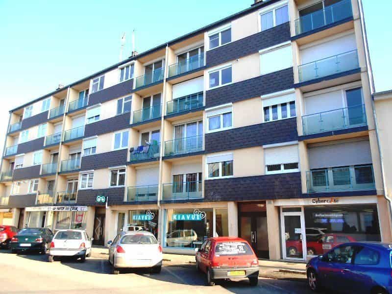 Condominium in Hirson, Hauts-de-France 10812412