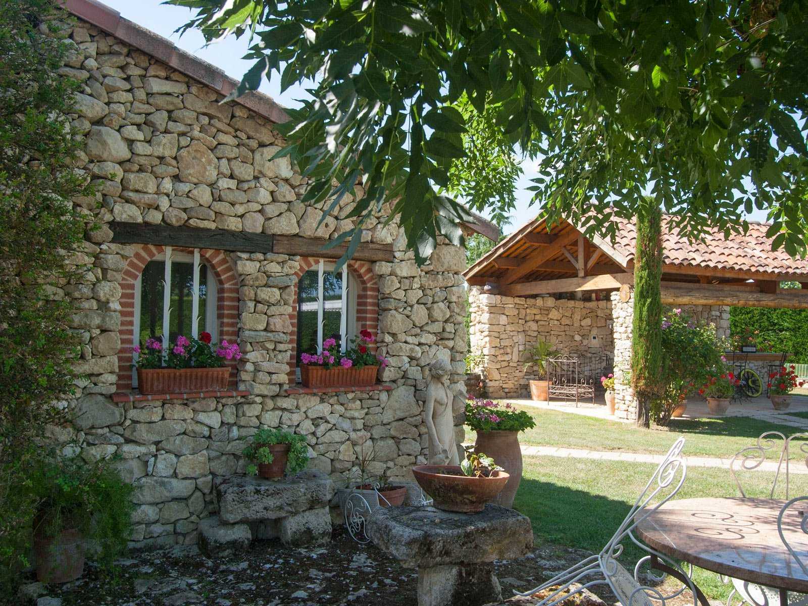 بيت في Castres, Occitanie 10812471