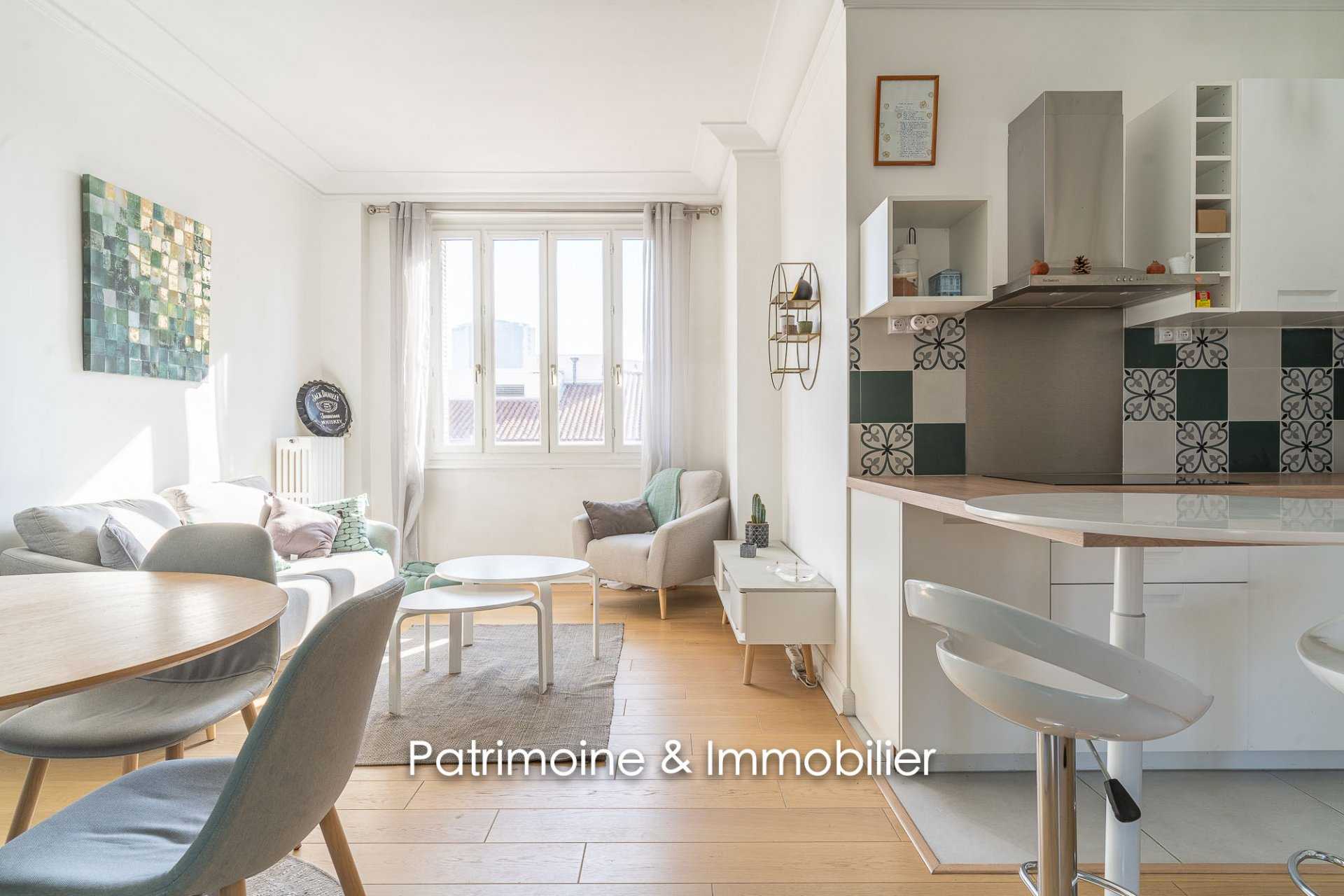 Condominium in Lyon, Auvergne-Rhone-Alpes 10812511