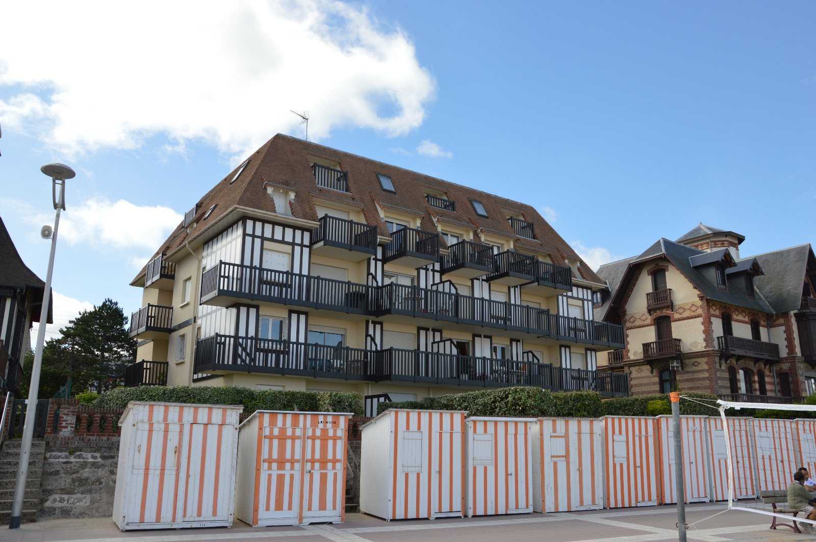 Condominium in Houlgate, Calvados 10812518