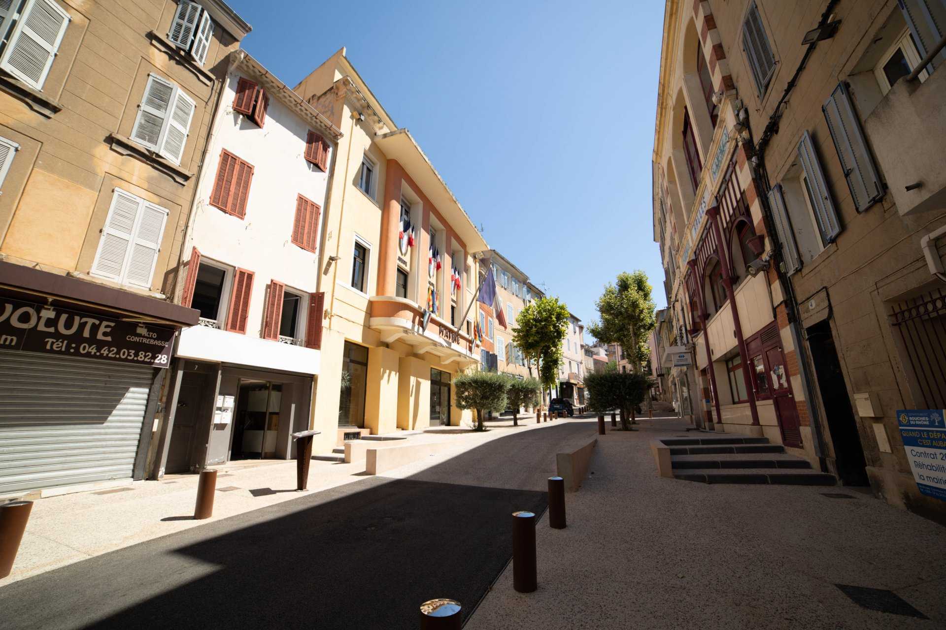 Ejerlejlighed i Aubagne, Provence-Alpes-Cote d'Azur 10812570