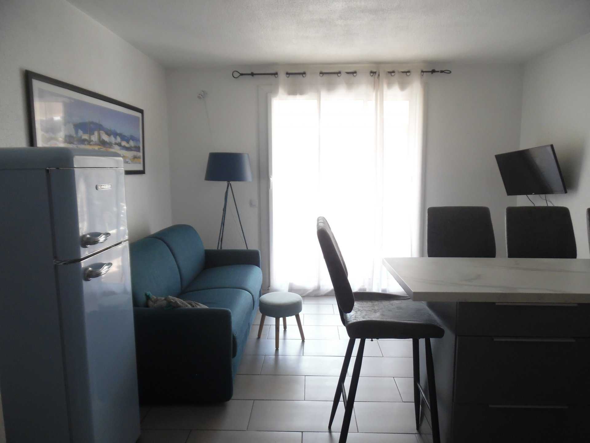 Condominium in Ceyreste, Provence-Alpes-Cote d'Azur 10812592